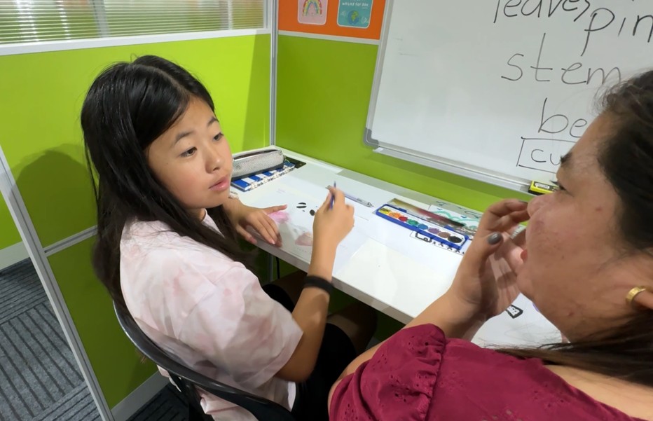 セブ島のジュニアキャンプでのマンツーマンレッスン